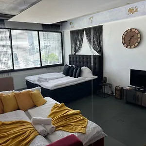 Am Schwedenplatz Apartment